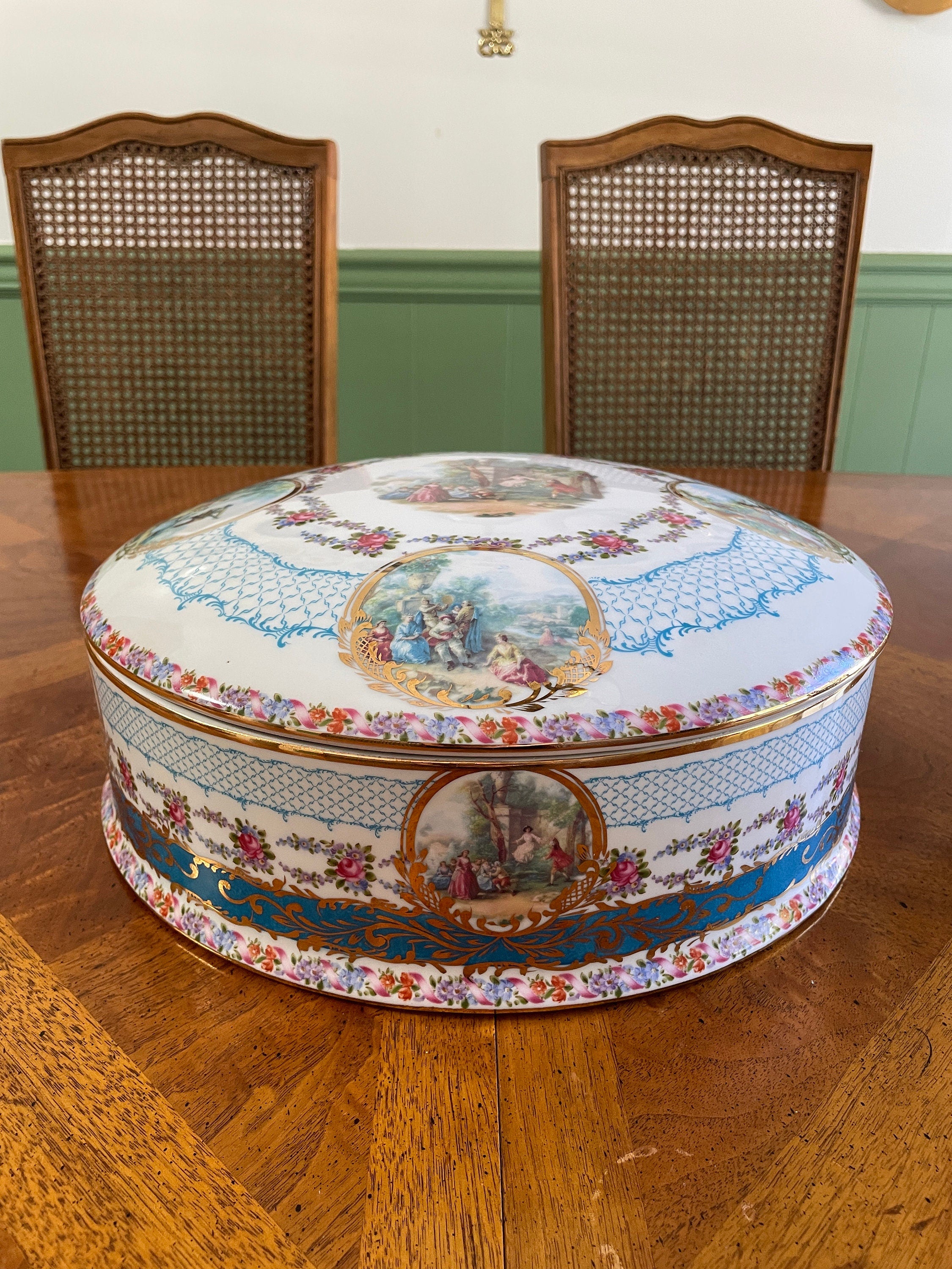 Vintage Amazing Limoges France Porcelain Dish with Lid  Gold Trim Round Cookie Bowl