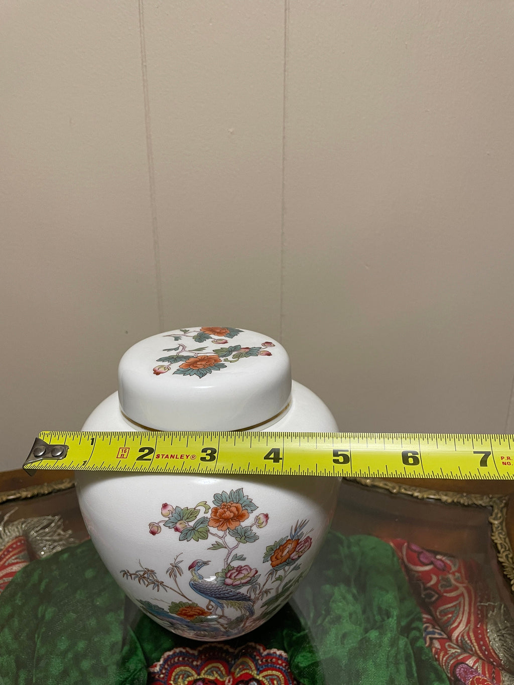 Vintage Wedgewood Floral Design Small Vase with Lid.Made in England.5.8"5"