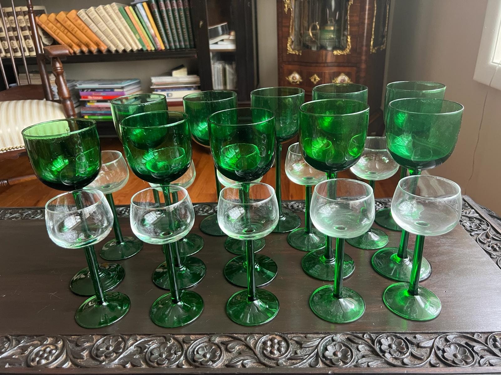 Set Of 20 Vintage Green Stemmed Glasses Clear Goblets Wine Cordial Cups Mid Century Modern Barware Elegant Dining Decoration Collection
