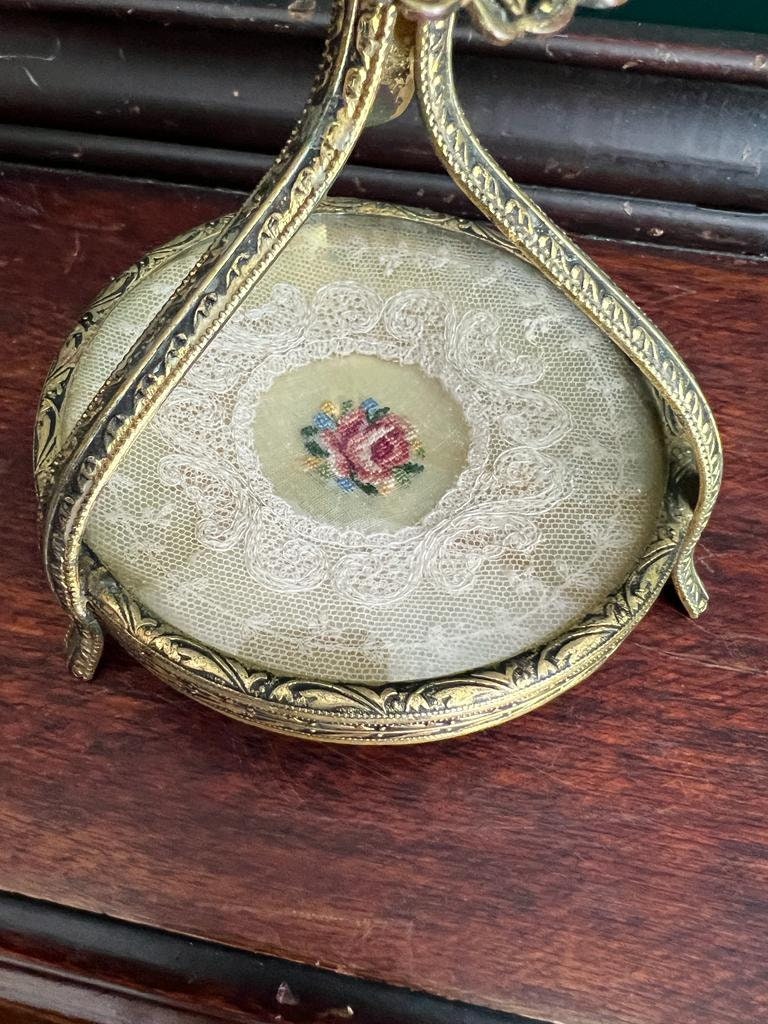 Vintage Brass Candle Holder Romantic Taper Stick Lace Base Gilded Baroque Metal Floral French Style Shabby Chic Victorian Decoration Elegant