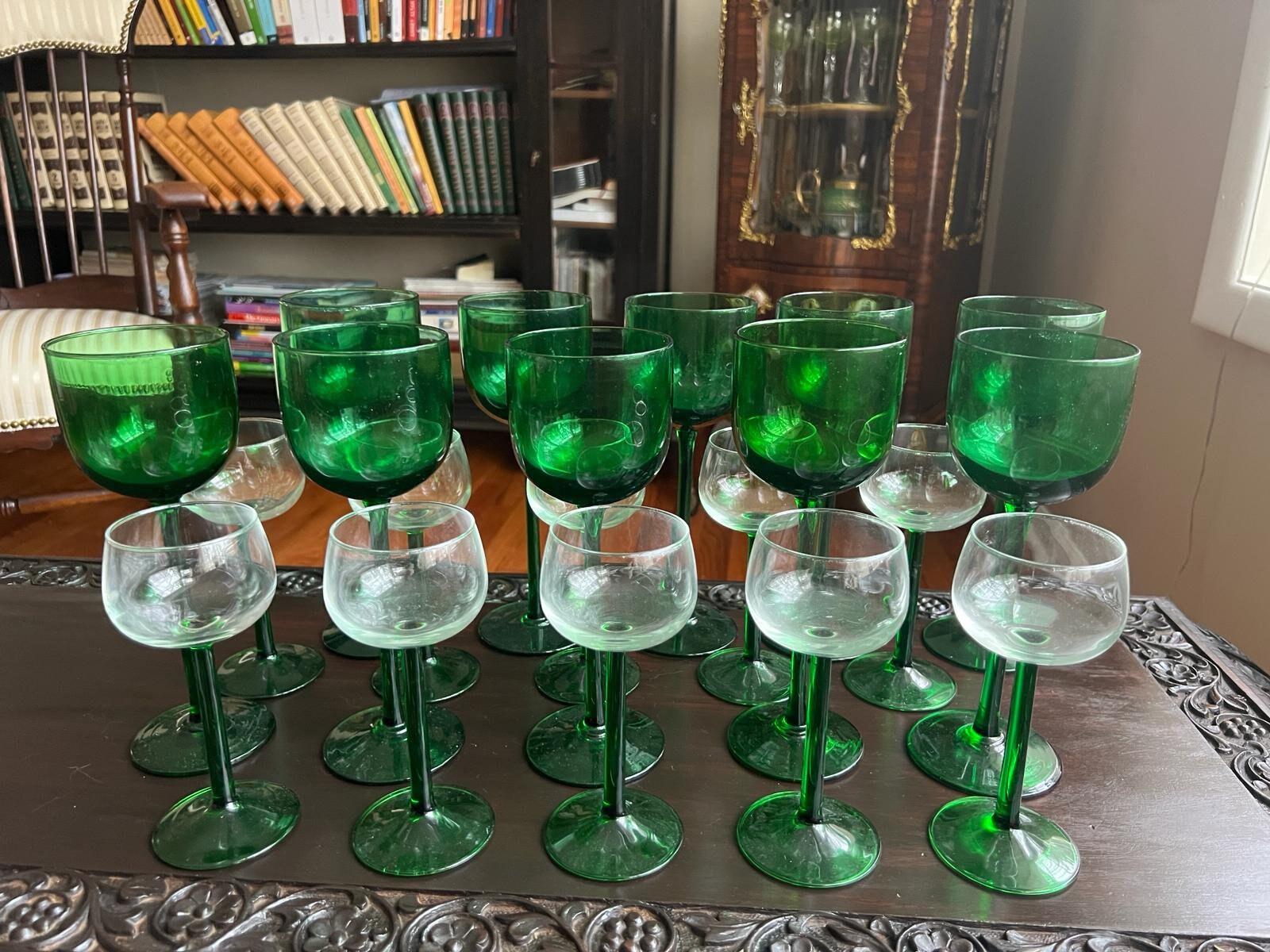 Set Of 20 Vintage Green Stemmed Glasses Clear Goblets Wine Cordial Cups Mid Century Modern Barware Elegant Dining Decoration Collection