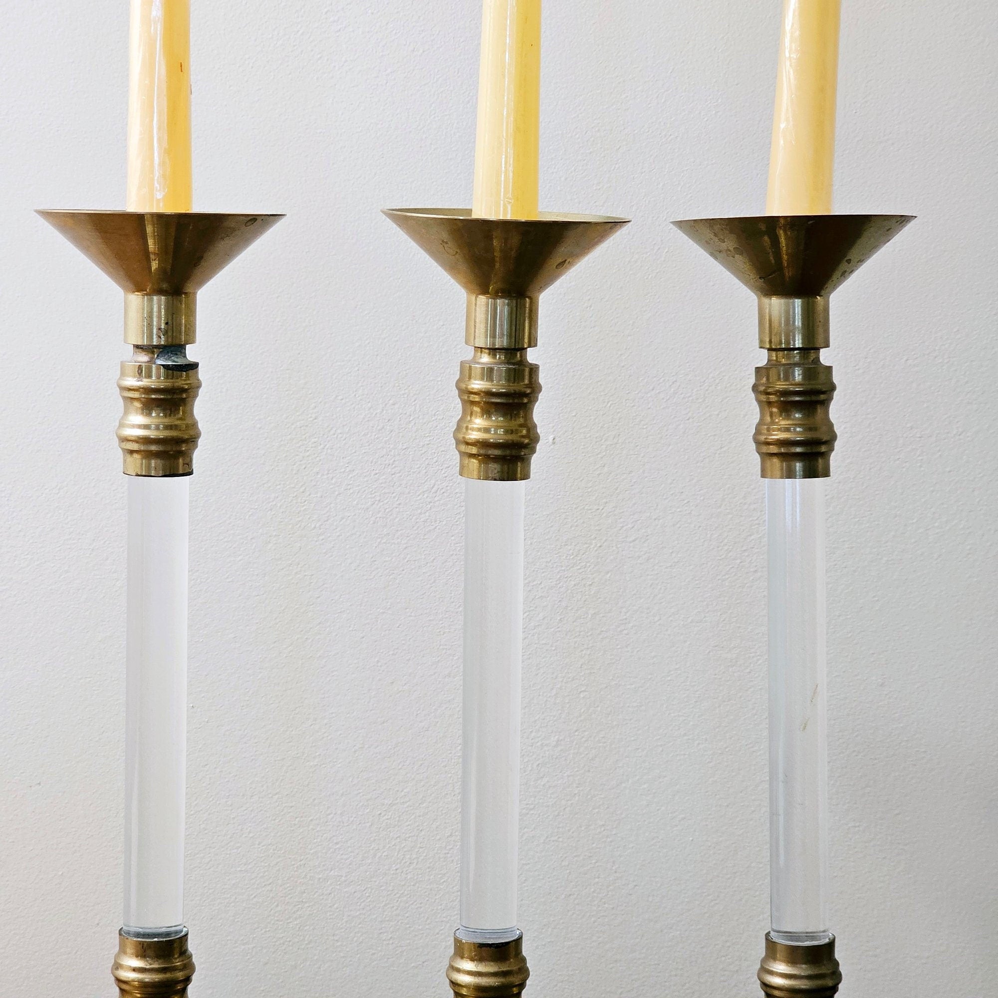 Mid Century Lucite Brass Candlestick Trio Hollywood Regency Taper Holder Clear Column Base Elegant Table Centerpiece Vintage Home Decoration