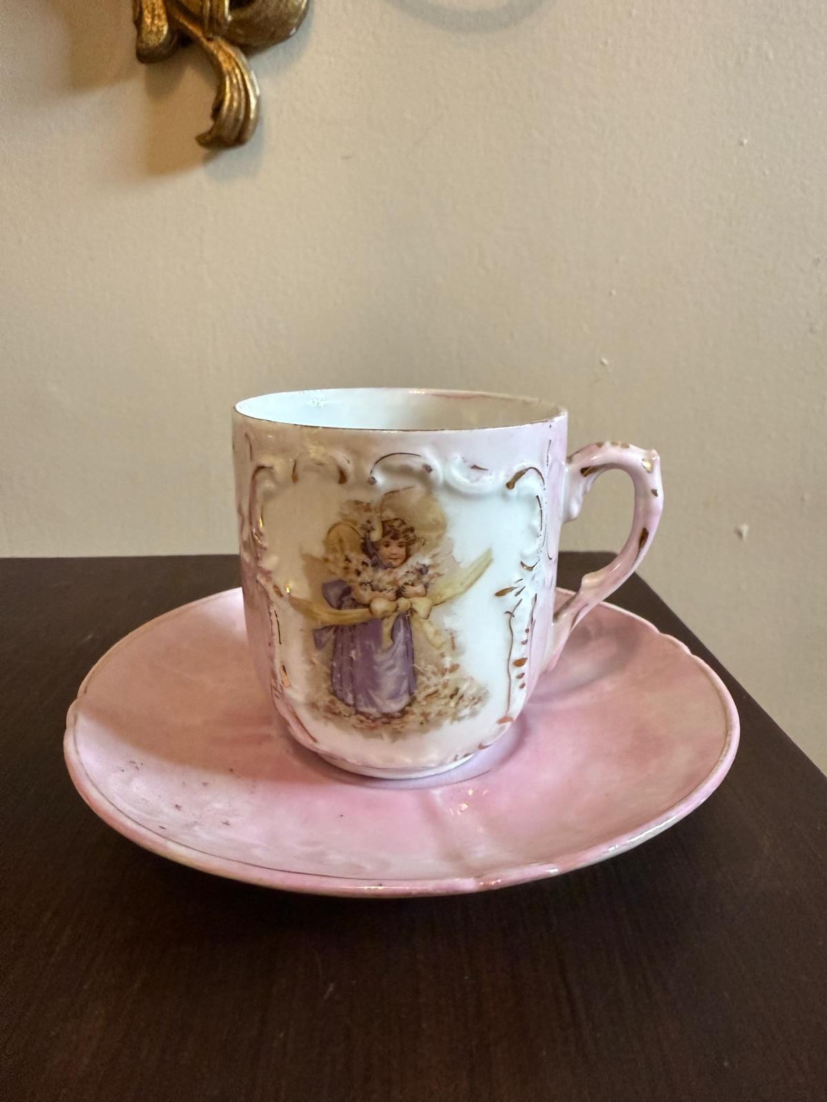 Antique Cup & Saucer Pink Glass Matching Perfume Bottle Hand-Painted Figure Porcelain Romantic Shelf Display Collectible cup saucer Bottle