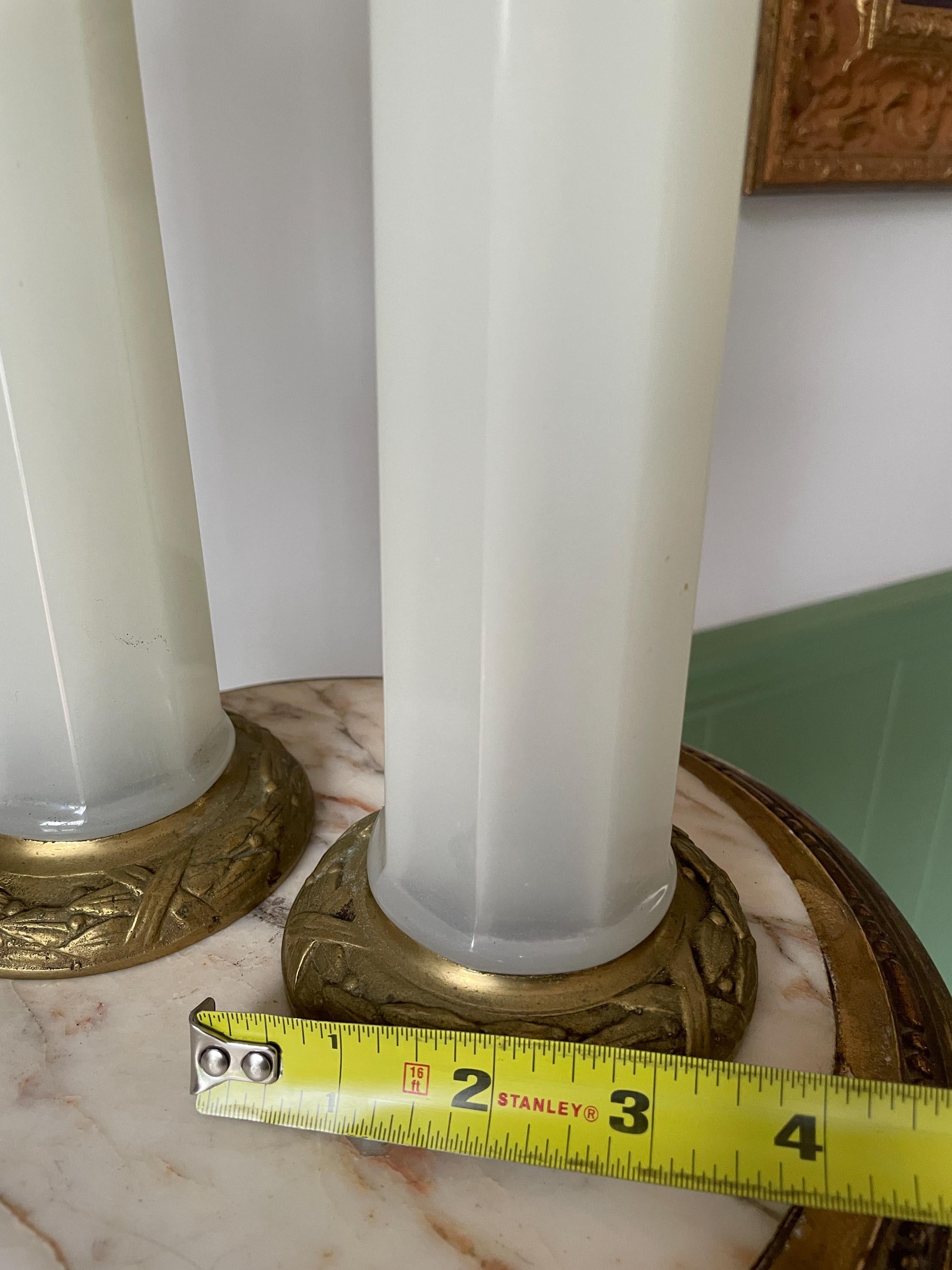 Art Deco French Opaline Glass Table Lamps Pair Mid Century White Column Lamps Bronze Base Elegant Vintage Lighting Home Decoration Accent