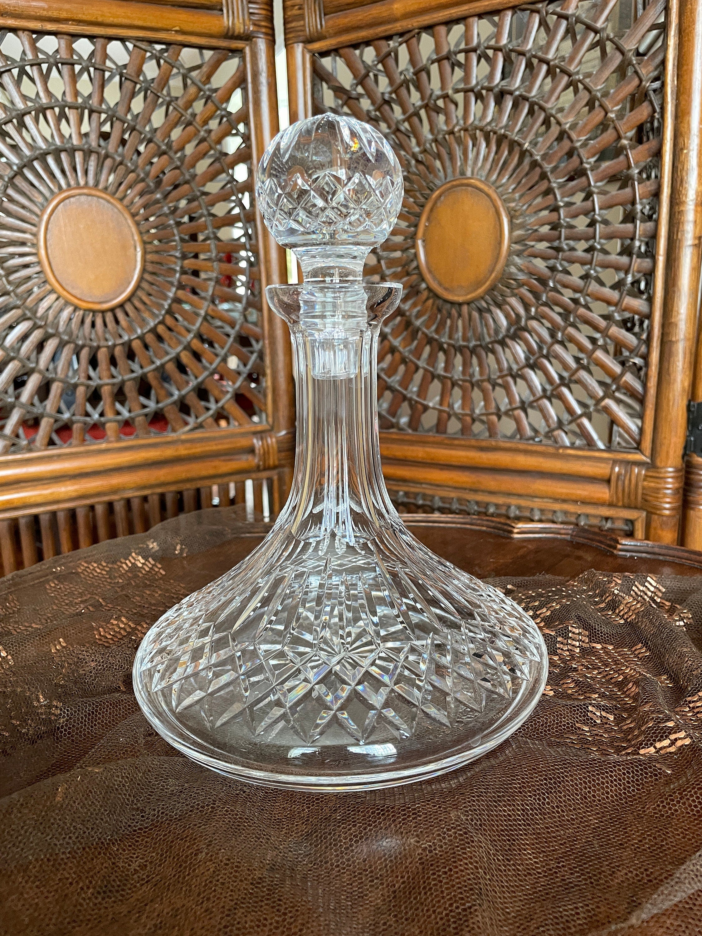 Cut Crystal Glass Decanter Stopper Lid Vintage Elegant Barware Heavy Clear Carafe Home Display Centerpiece Collectible Tableware Chic