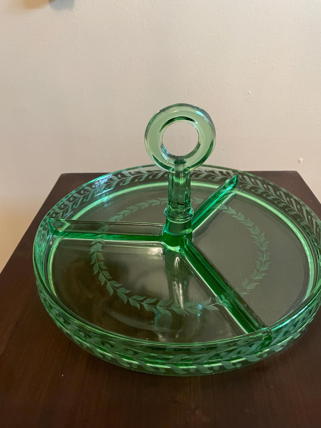 Vintage Green Glass Divided Serving Tray Elegant Round Centerpiece Handle Design Etched Laurel Pattern Entertaining Tableware Serving Dish