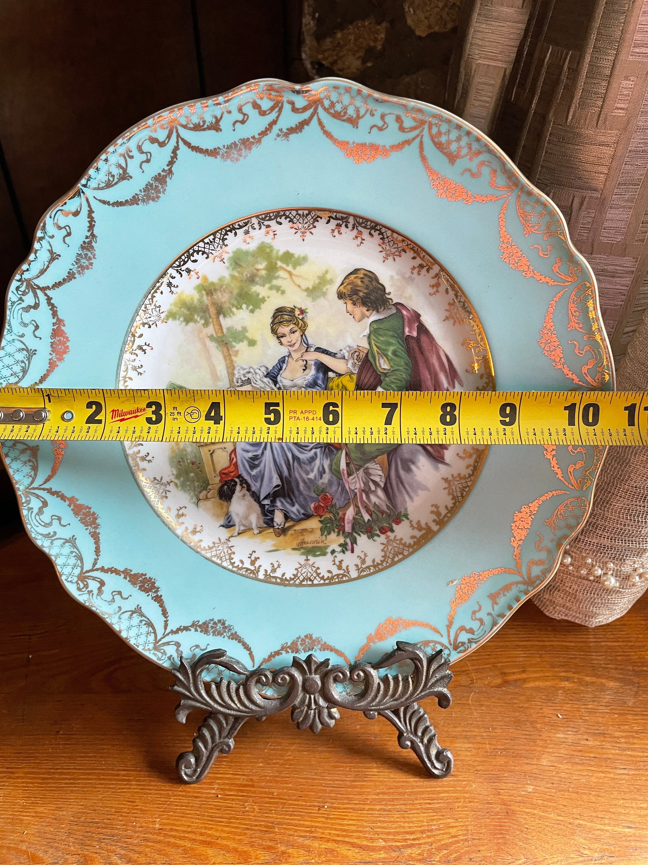 Vintage Bavaria Gold Rimmed Decorative Collectible  Wall Plate.Made In Germany.10"
