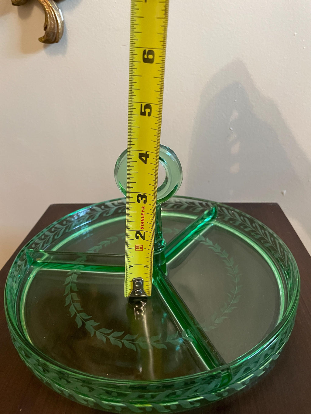 Vintage Green Glass Divided Serving Tray Elegant Round Centerpiece Handle Design Etched Laurel Pattern Entertaining Tableware Serving Dish