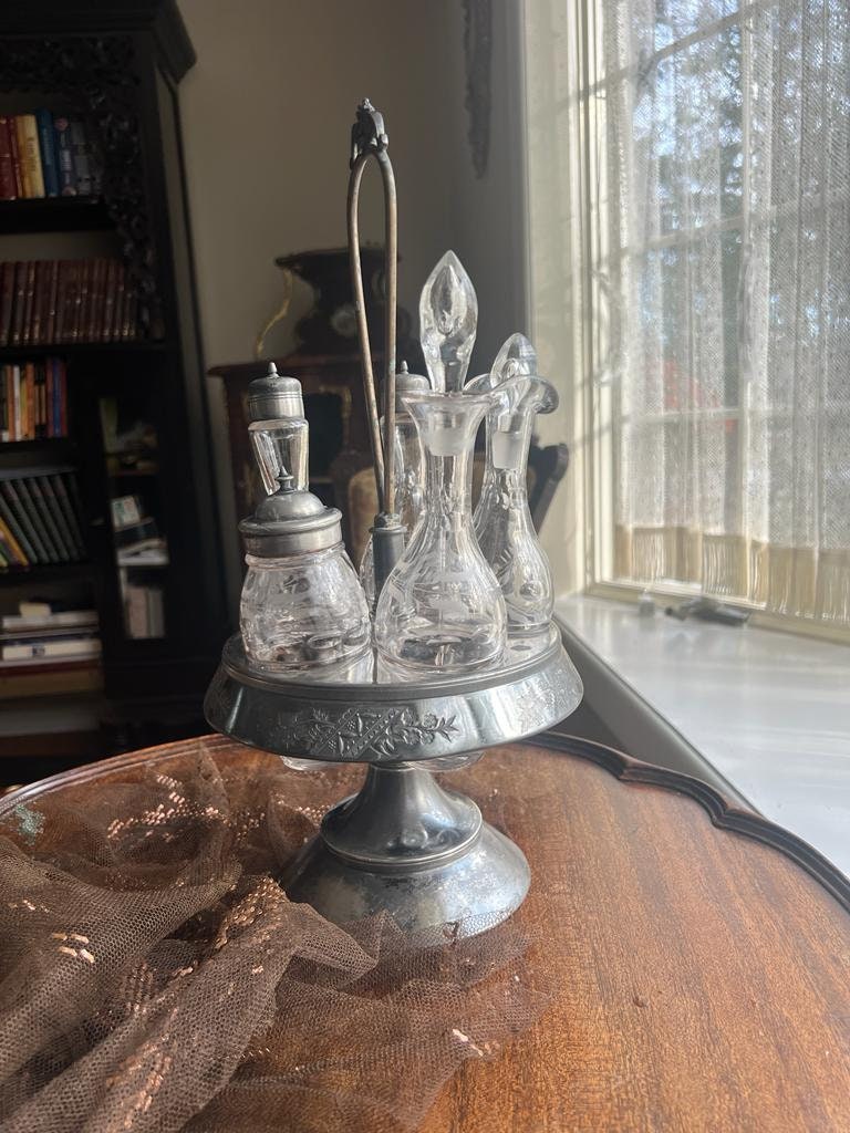 Victorian Silverplate Cruet Set Glass Bottles Etched Floral Design Vintage Condiment Holder Pedestal Stand Elegant Tabletop Decoration