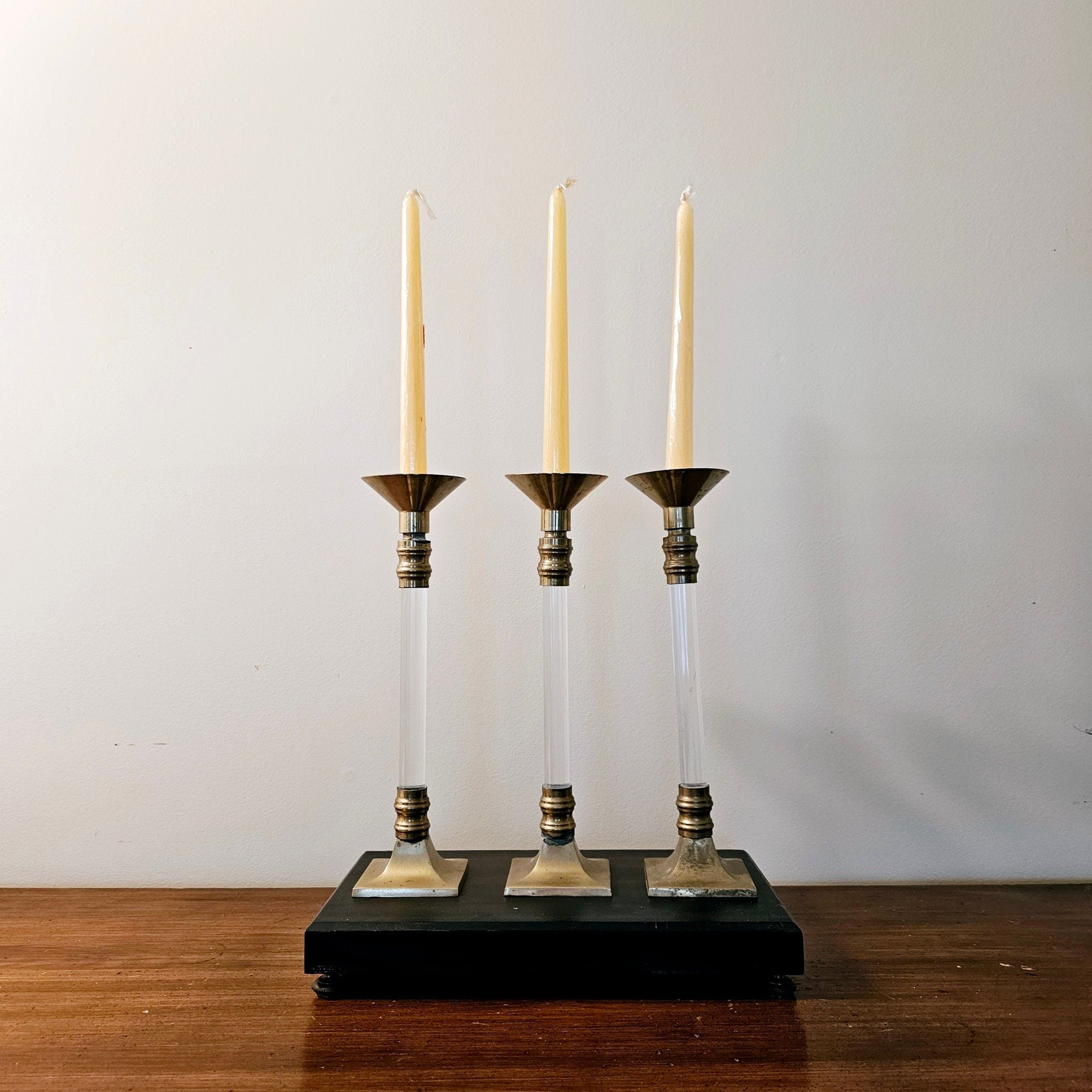 Mid Century Lucite Brass Candlestick Trio Hollywood Regency Taper Holder Clear Column Base Elegant Table Centerpiece Vintage Home Decoration