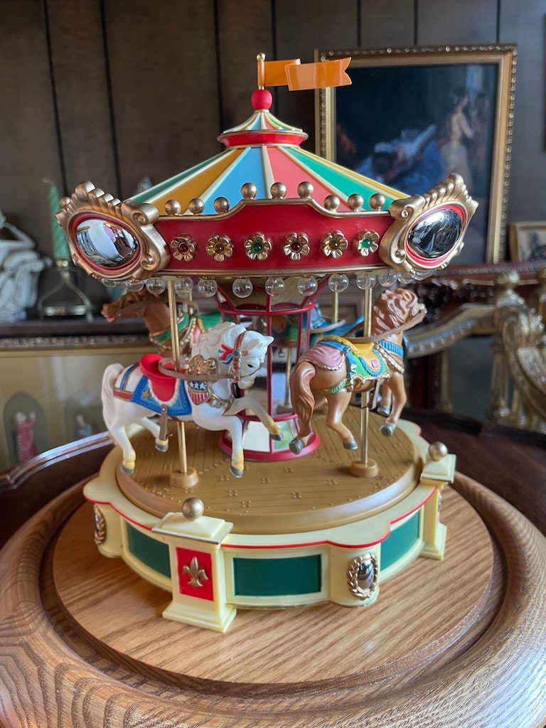 Mr.Christmas Holiday Mary GO Around Collectible Village Square Carousel 11"9"