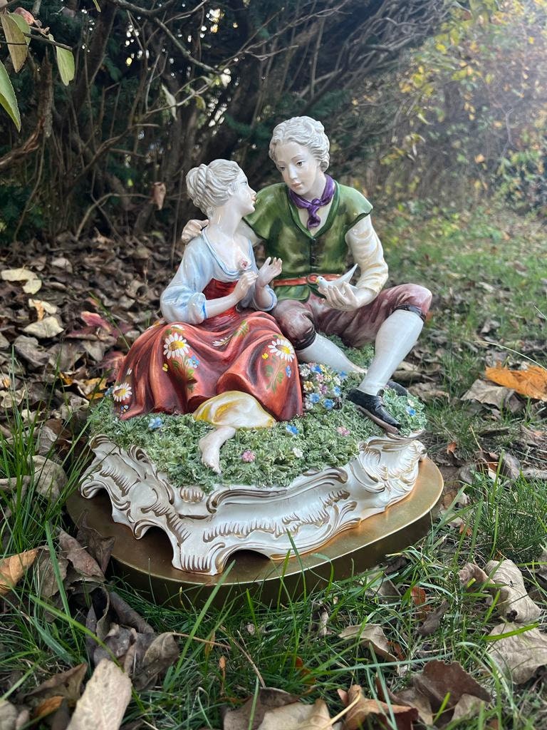 Romantic Porcelain Couple Figurine Victorian Style Hand Painted Colorful Sculpture French Rococo Lovers Statue Decorative Collectible