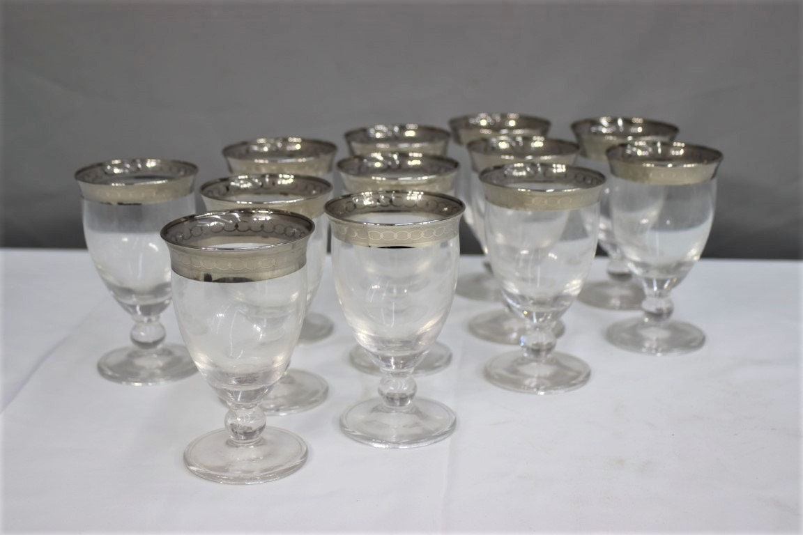 Vintage Silver Rimmed Water Goblets Set Elegant Clear Glass Footed Cups Classic Mid Century Barware Wedding Dinner Display Collection