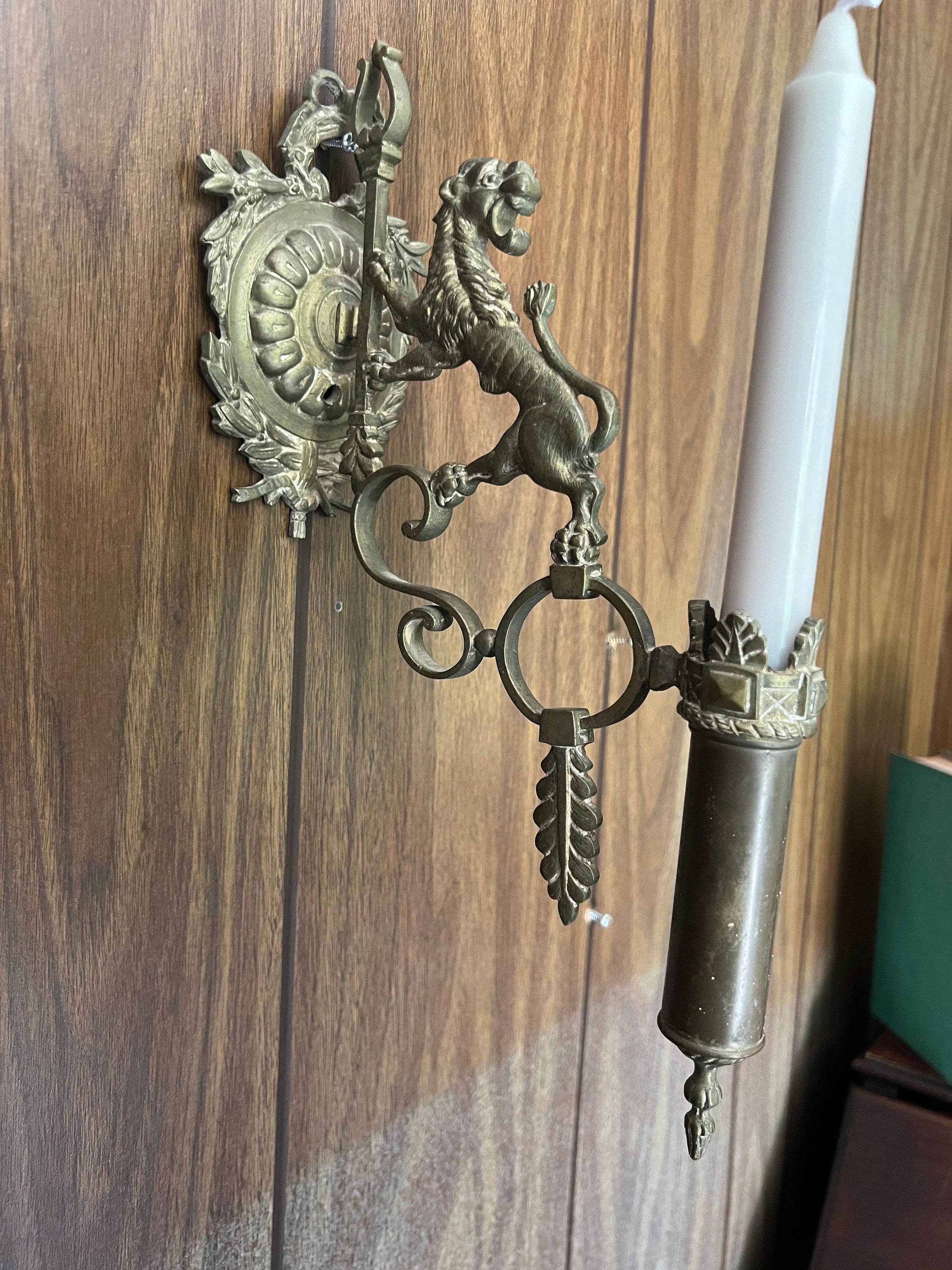 Antique Brass Wall Candle Holder Gothic Lion Sconce Medieval Lighting Fixture French Chateau Decoration Dragon Arm Candlelight Unique Rare