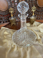 Cut Crystal Glass Decanter Stopper Lid Vintage Elegant Barware Heavy Clear Carafe Home Display Centerpiece Collectible Tableware Chic
