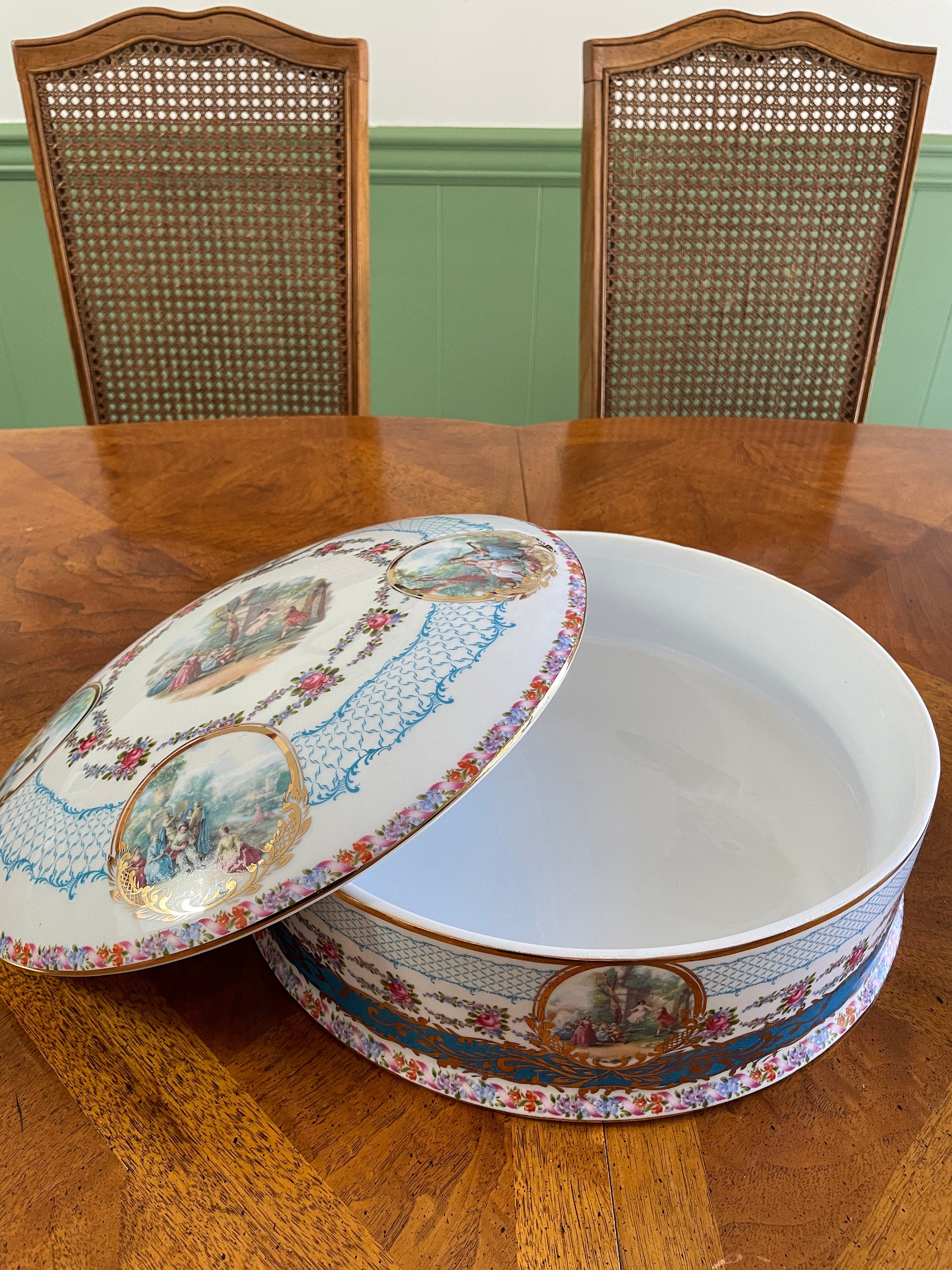 Vintage Amazing Limoges France Porcelain Dish with Lid  Gold Trim Round Cookie Bowl