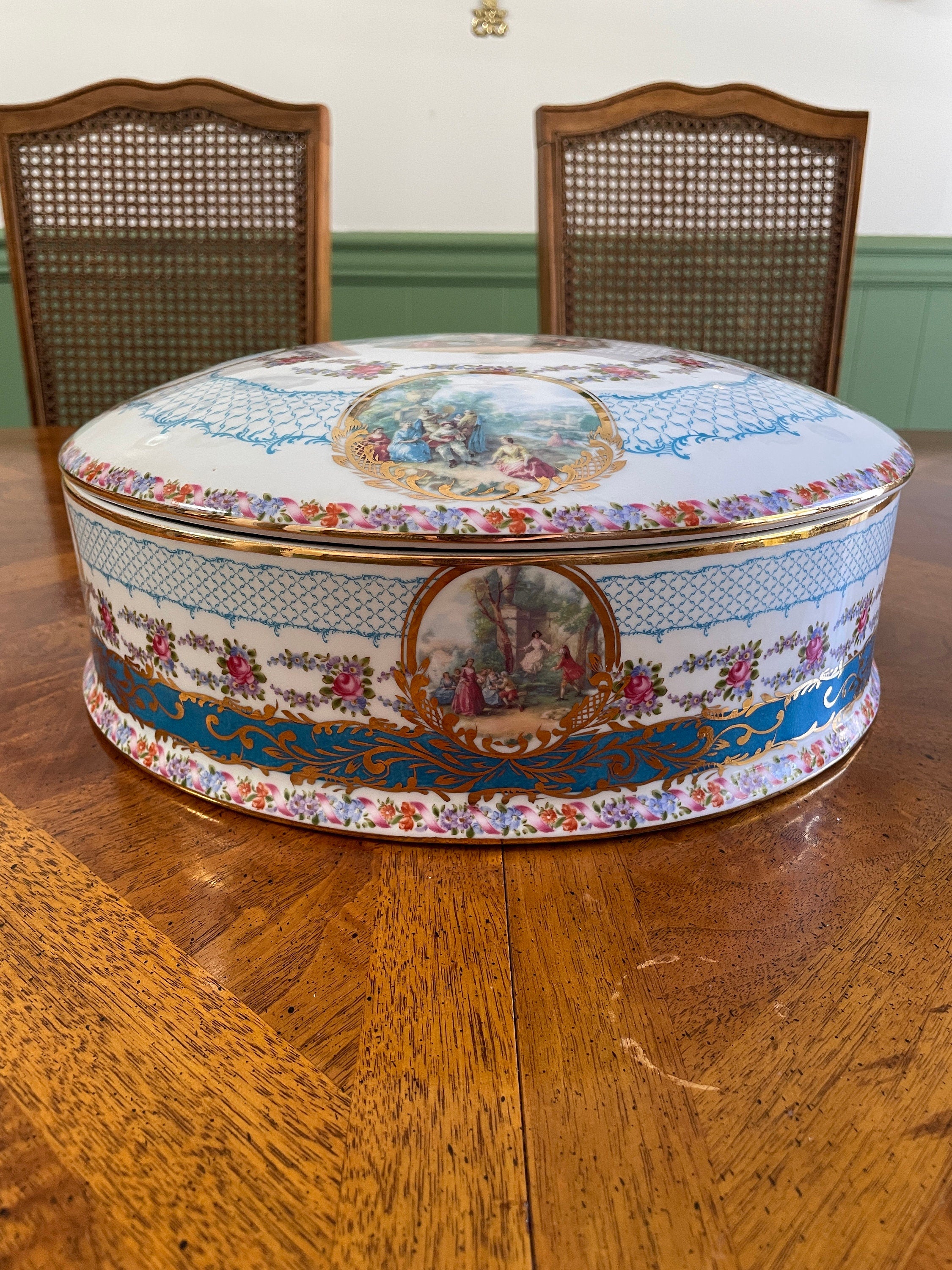 Vintage Amazing Limoges France Porcelain Dish with Lid  Gold Trim Round Cookie Bowl