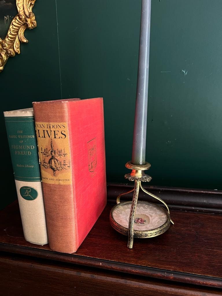 Vintage Brass Candle Holder Romantic Taper Stick Lace Base Gilded Baroque Metal Floral French Style Shabby Chic Victorian Decoration Elegant