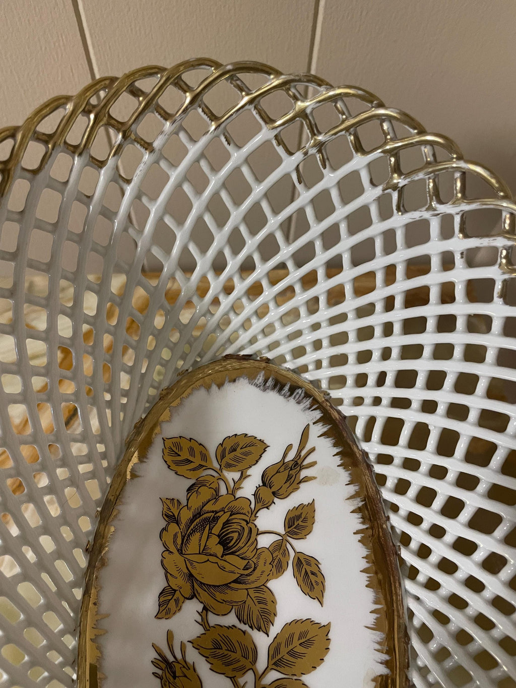 Vintage Porcelain Gold Hand Painted Italian Basket Tableware Serving Dish Fruit Dish Pedestal Bowl  with Gold Accent Vintage Centerpiece