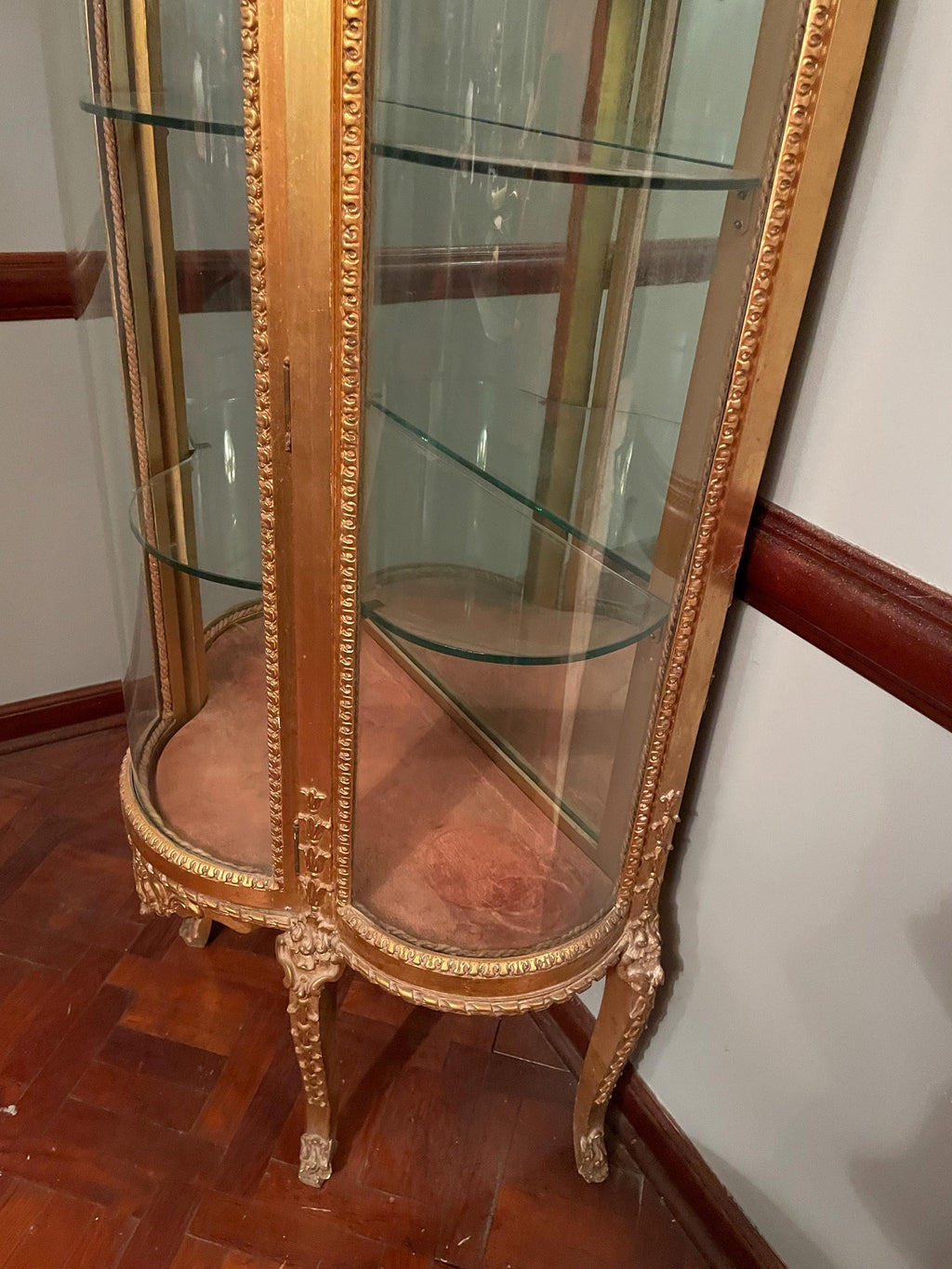Victorian Wood Gilded Glass Display Cabinet Curved Glass Antique Showcase Shelves Gold Trimmed Curio Cherub Home Decor Elegant Accent Piece