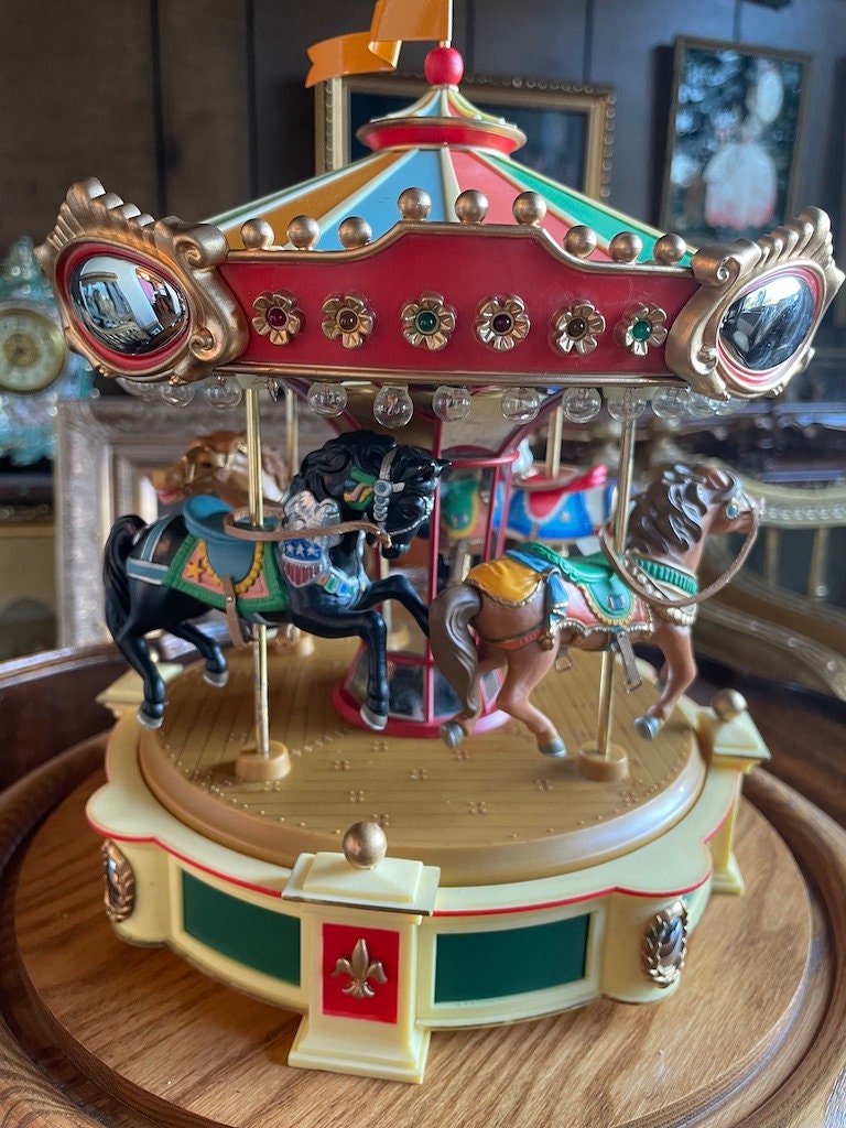 Mr.Christmas Holiday Mary GO Around Collectible Village Square Carousel 11"9"