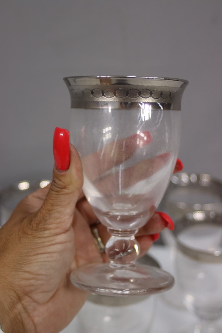Vintage Silver Rimmed Water Goblets Set Elegant Clear Glass Footed Cups Classic Mid Century Barware Wedding Dinner Display Collection
