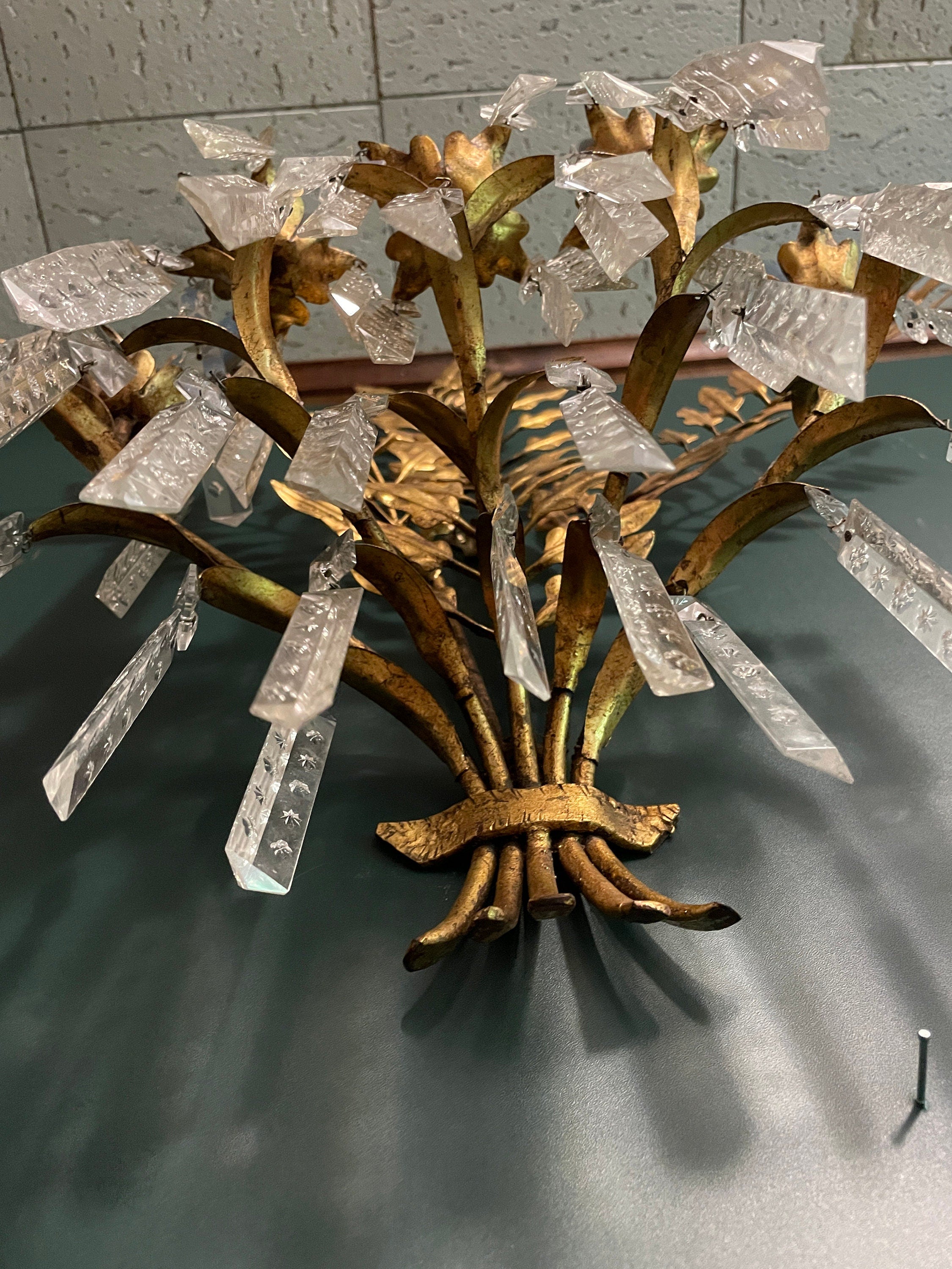 Vintage Tole Wall Sconce Gold Leaf Design Crystal Prism Drops Italian Hollywood Regency Candle Holder Glamorous Hanging Decoration Piece