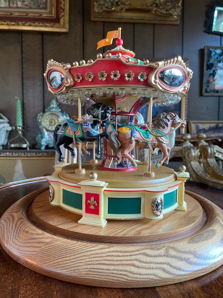 Mr.Christmas Holiday Mary GO Around Collectible Village Square Carousel 11"9"