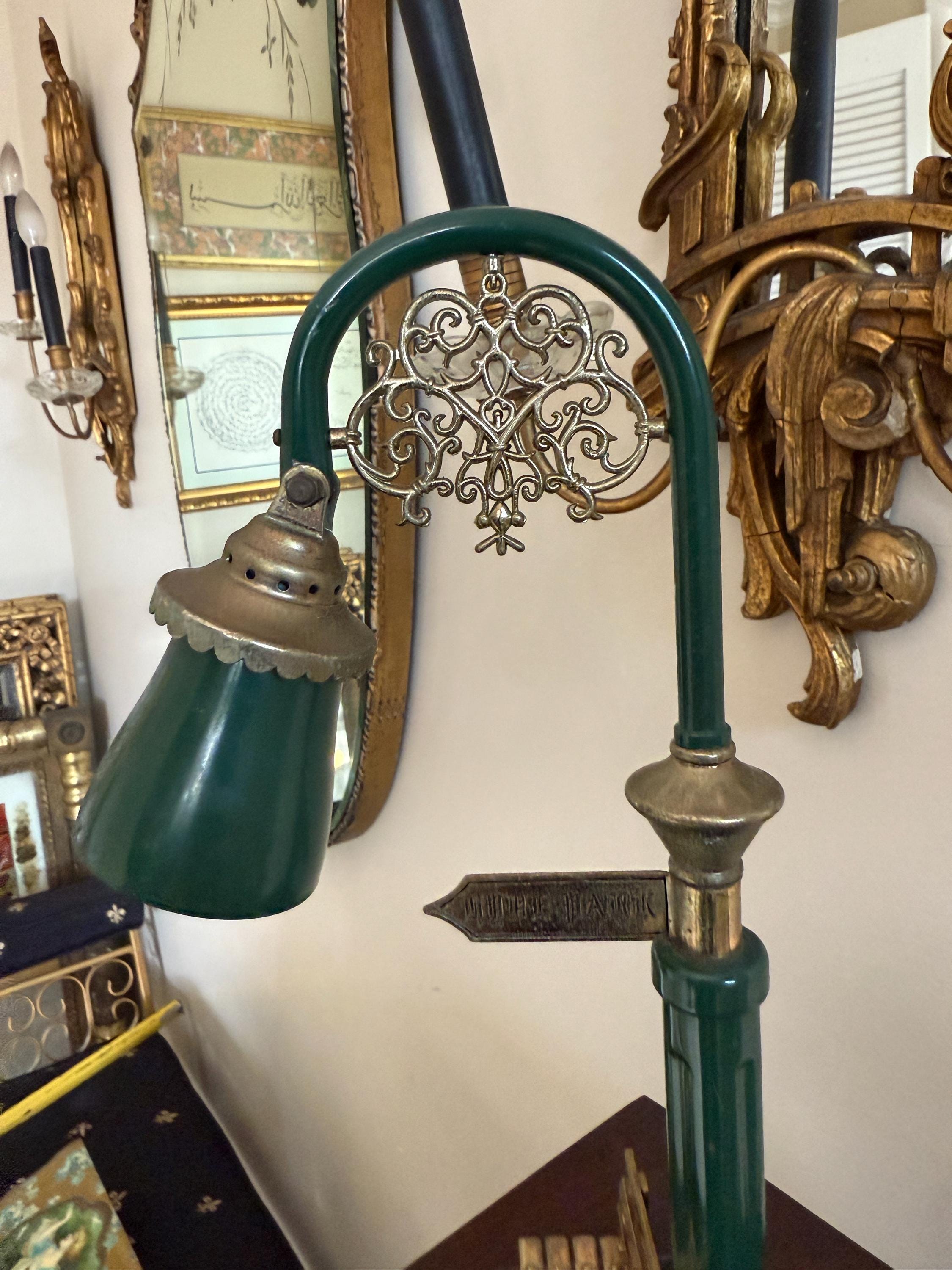 Vintage Park Lamp Post Desk Lamp with Miniature Bench and Sign | Retro Industrial Table Light | Collectible Novelty Lighting Green Gold