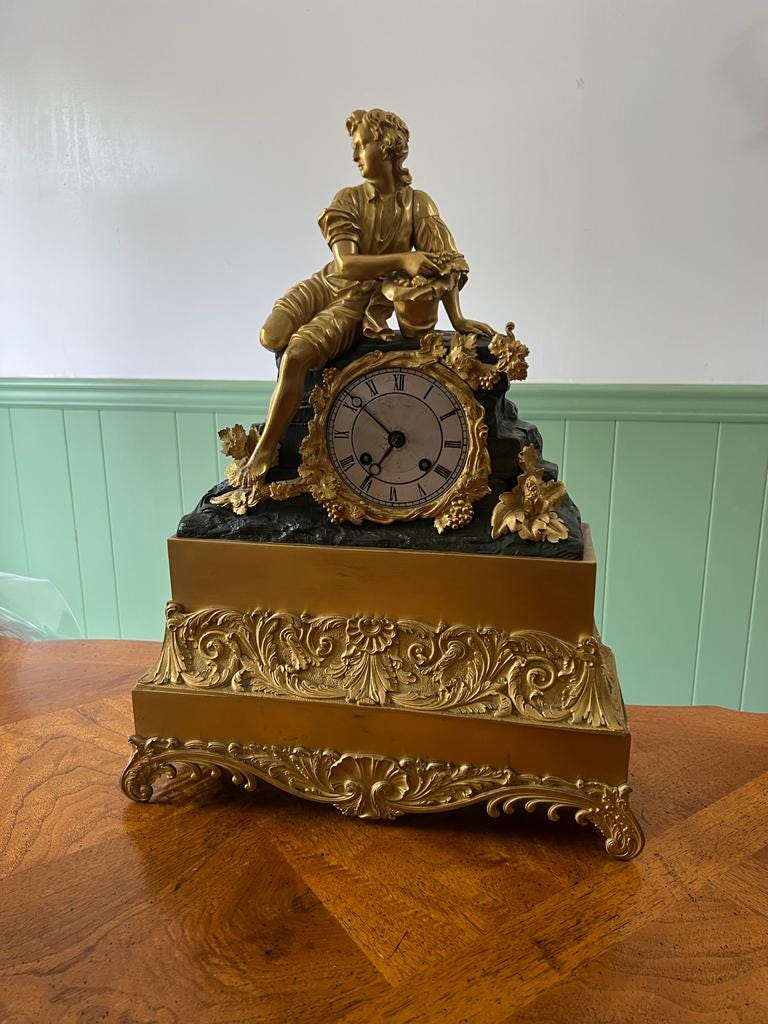 Antique French Early 19th Century Gilded Bronze Mantel Clock Antique Victorian Sculpture Ornate Floral Motifs Luxurious Bronze Mantel Clock