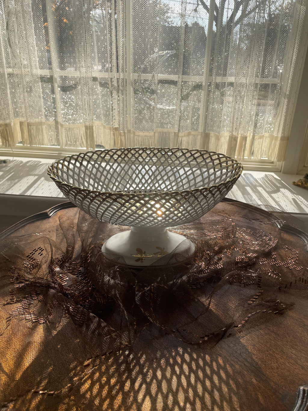 Vintage Porcelain Gold Hand Painted Italian Basket Tableware Serving Dish Fruit Dish Pedestal Bowl  with Gold Accent Vintage Centerpiece