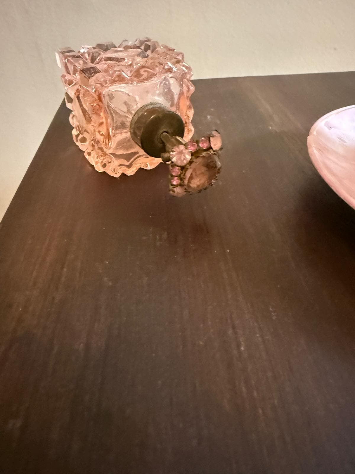 Antique Cup & Saucer Pink Glass Matching Perfume Bottle Hand-Painted Figure Porcelain Romantic Shelf Display Collectible cup saucer Bottle