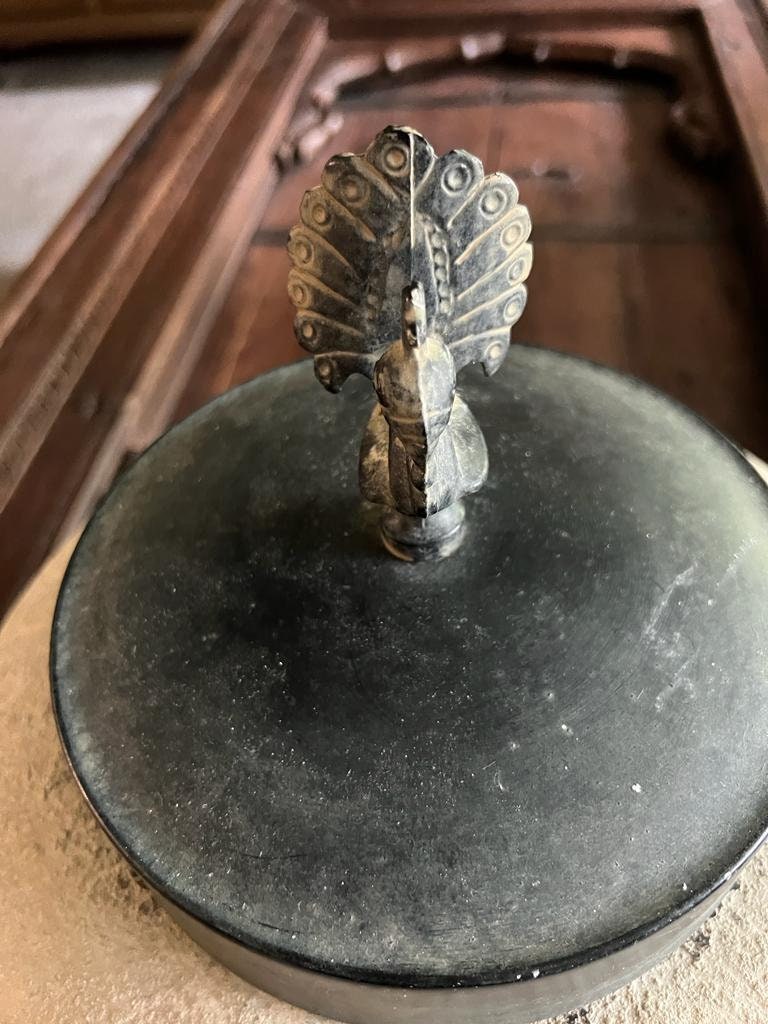 Vintage Stone Pot Bronze Lid Rooster Handle Rustic Handmade Clay Jar Decorative Lidded Vessel Collectible Farmhouse Primitive Decoration