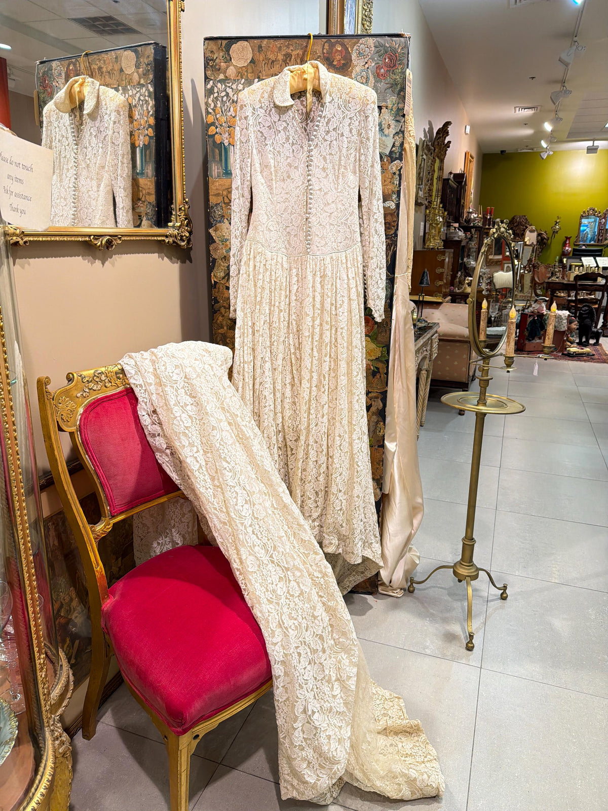 Antique Edwardian Lace Wedding Dress – High Neck Long Sleeve Bridal Gown (c.1910–1925)