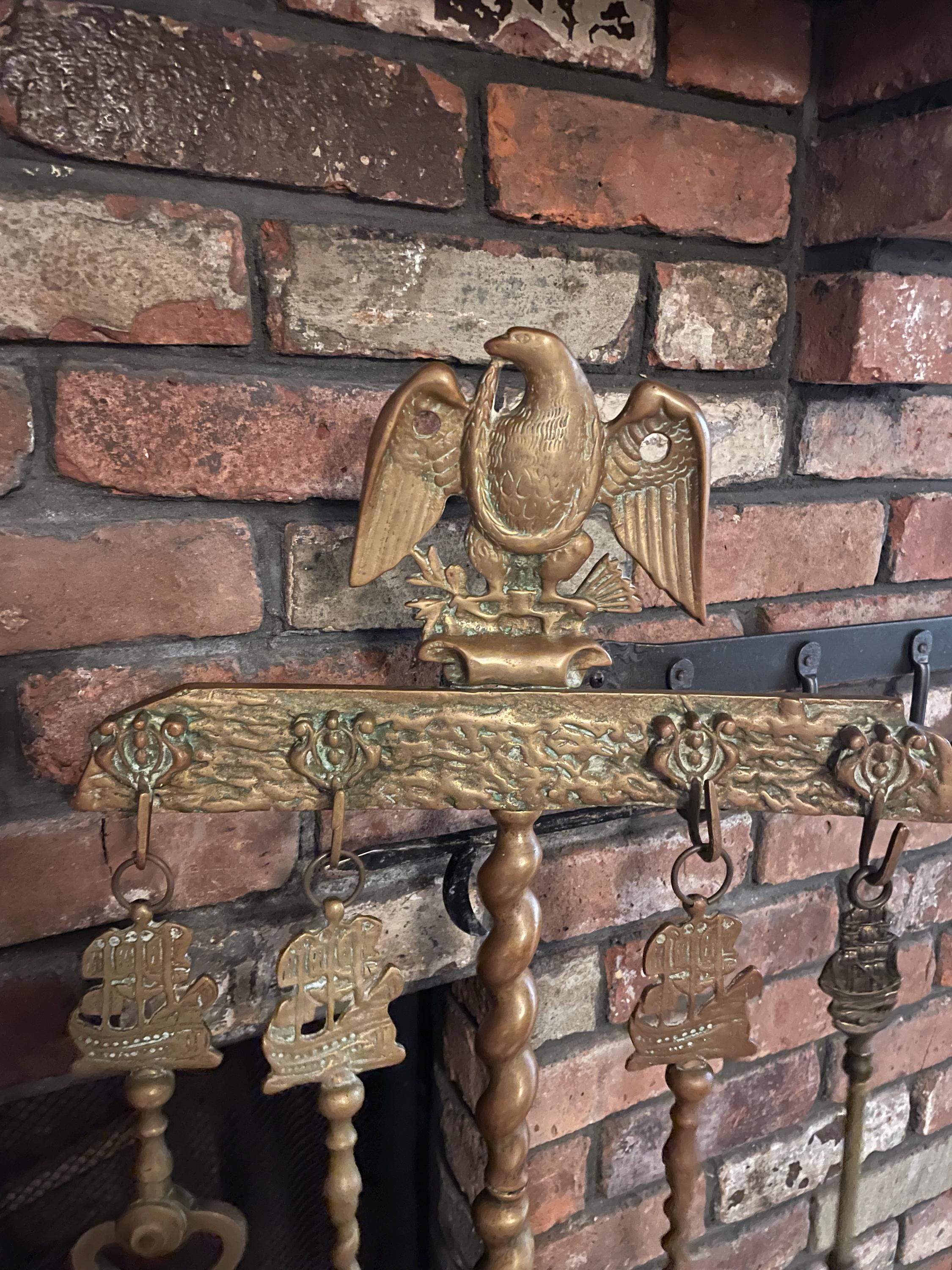 Antique Brass Rare Fireplace Tool Set Eagle Motif Decorative Hearth Accessory Brass Fireplace Tool Set with Eagle Motif and Twisted Stand