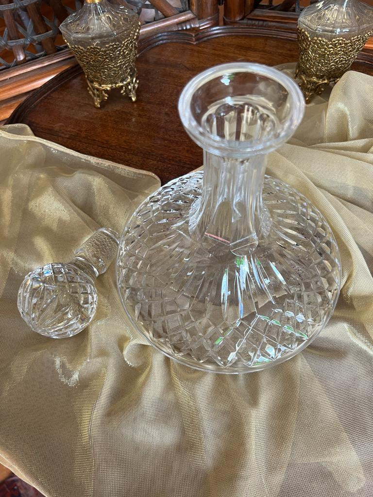 Cut Crystal Glass Decanter Stopper Lid Vintage Elegant Barware Heavy Clear Carafe Home Display Centerpiece Collectible Tableware Chic