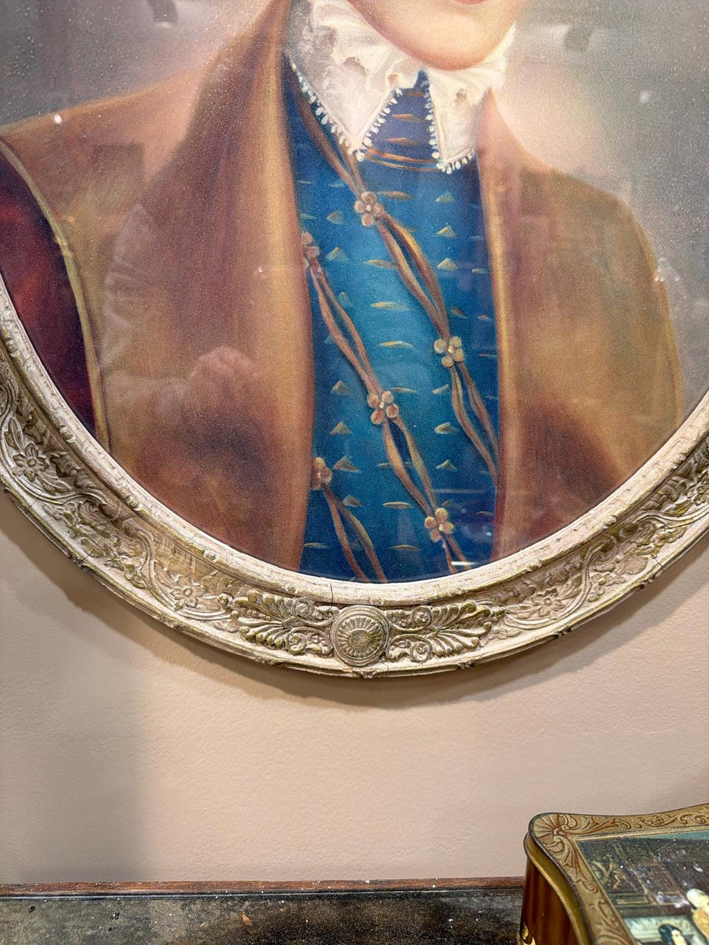 Pair of French Style Oval Portrait Frame Carved Wood Rococo Neoclassical Wall Art