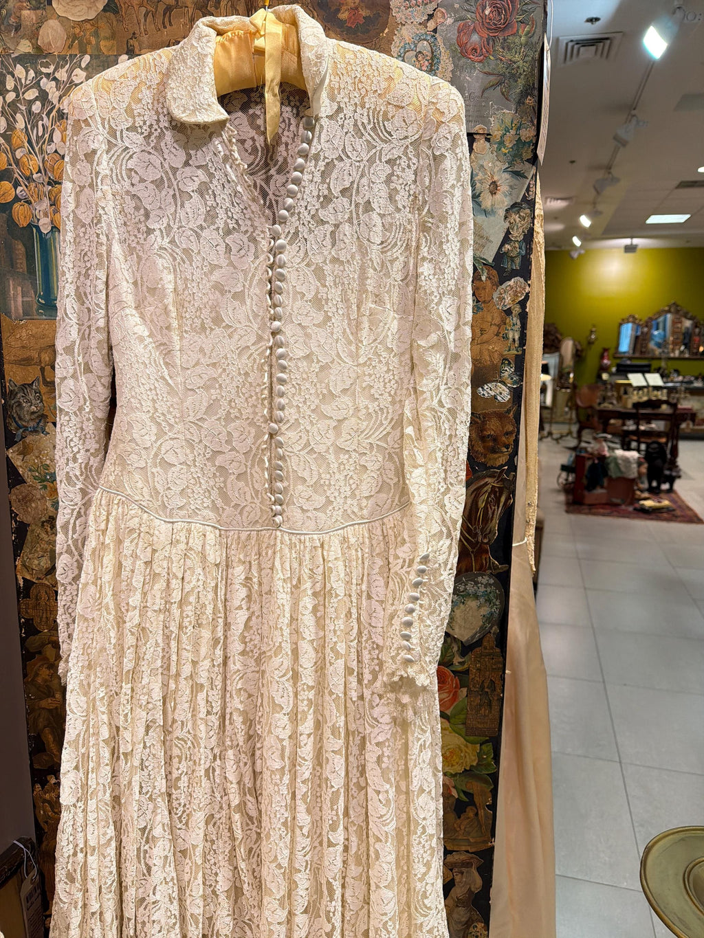 Antique Edwardian Lace Wedding Dress – High Neck Long Sleeve Bridal Gown (c.1910–1925)