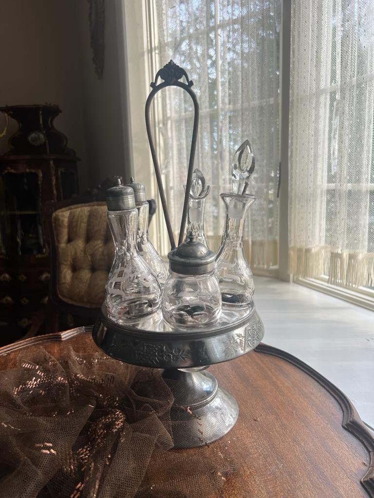 Victorian Silverplate Cruet Set Glass Bottles Etched Floral Design Vintage Condiment Holder Pedestal Stand Elegant Tabletop Decoration