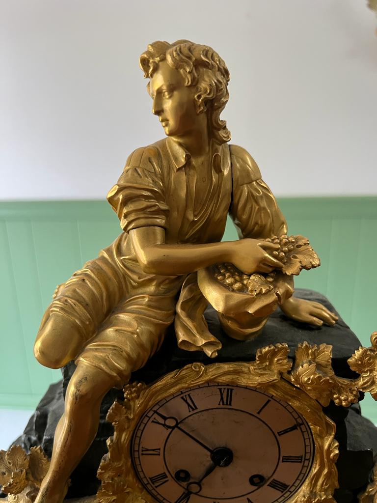 Antique French Early 19th Century Gilded Bronze Mantel Clock Antique Victorian Sculpture Ornate Floral Motifs Luxurious Bronze Mantel Clock