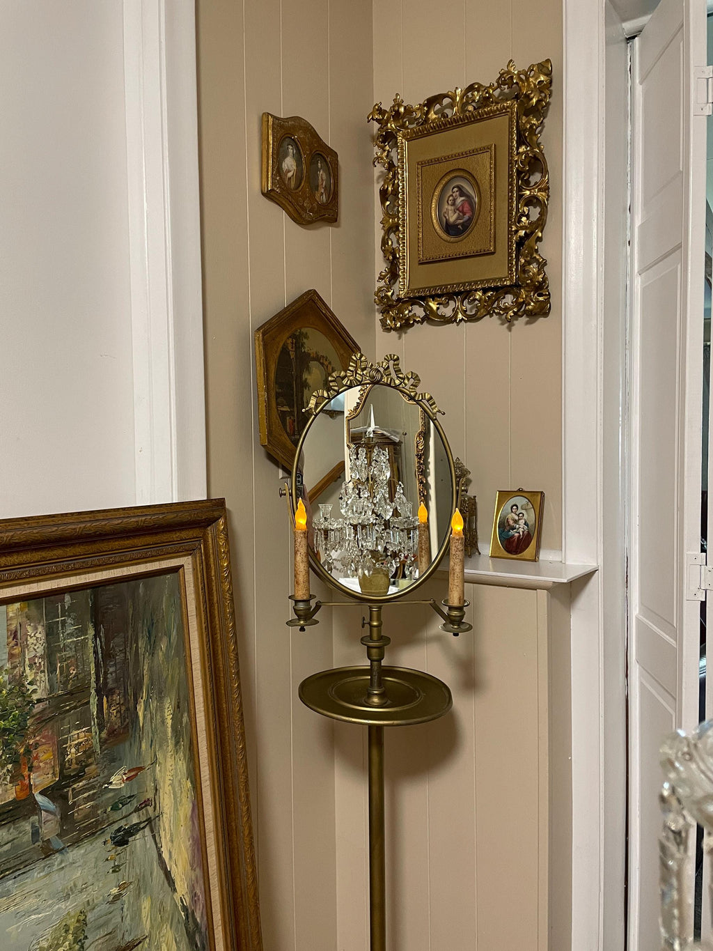 Antique Brass Standing Vanity Mirror Electric Candelabra Floor Lamp Victorian Boudoir Light Fixture Oval Mirror Candle Holder Light Decor