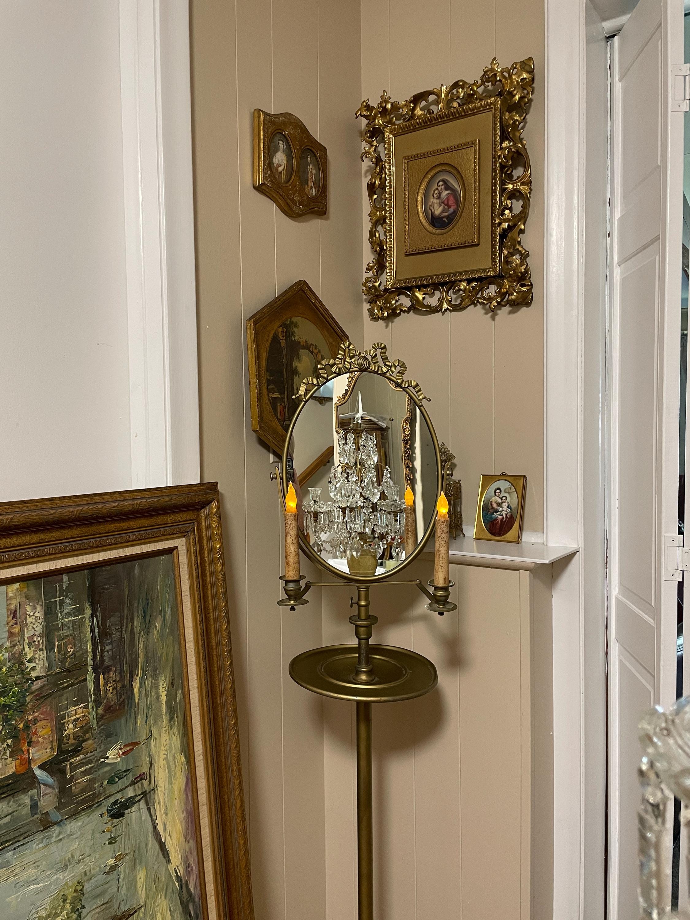 Antique Brass Standing Vanity Mirror Electric Candelabra Floor Lamp Victorian Boudoir Light Fixture Oval Mirror Candle Holder Light Decor