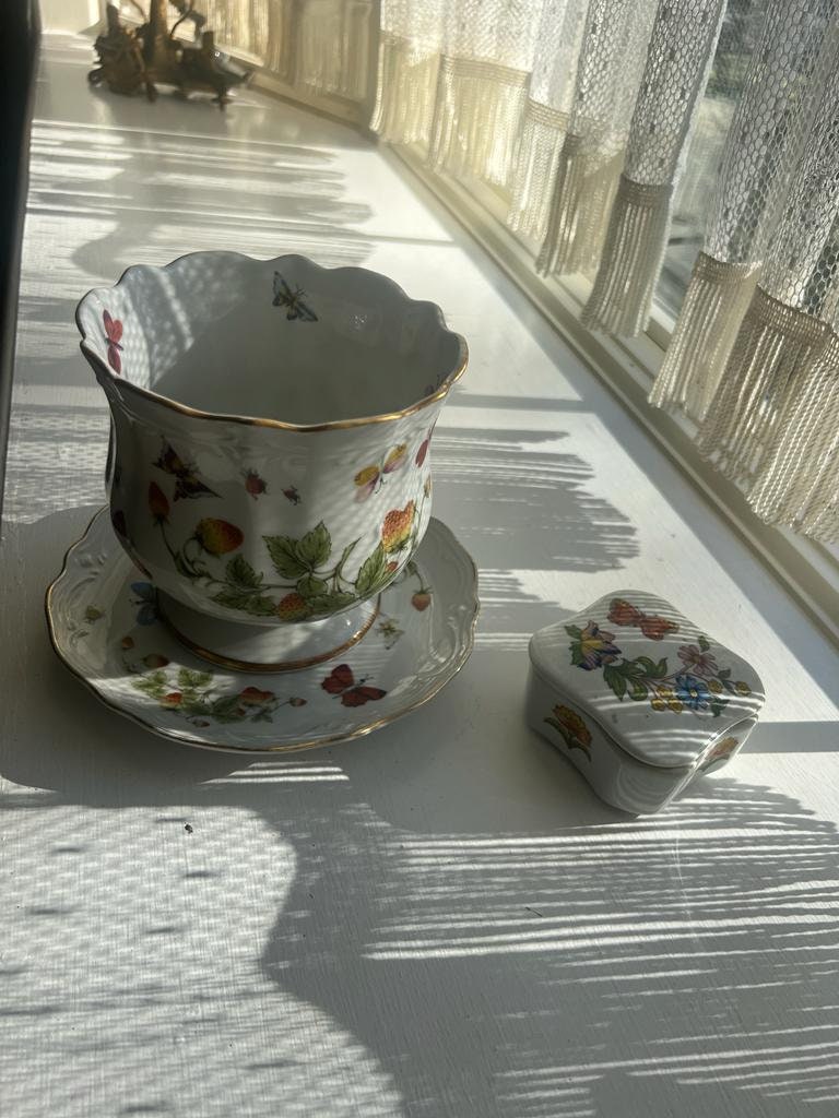 Vintage Prestige Porcelain Strawberry Butterfly Motif Cachepot Dish Box Trio Decorative White Gold Trim Floral Insect Garden Inspired