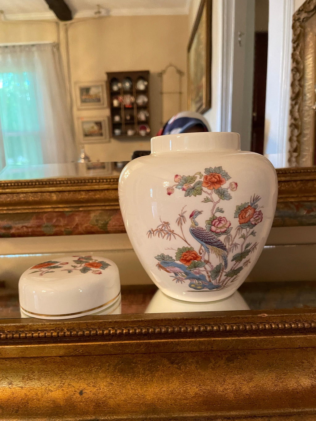 Vintage Wedgewood Floral Design Small Vase with Lid.Made in England.5.8"5"