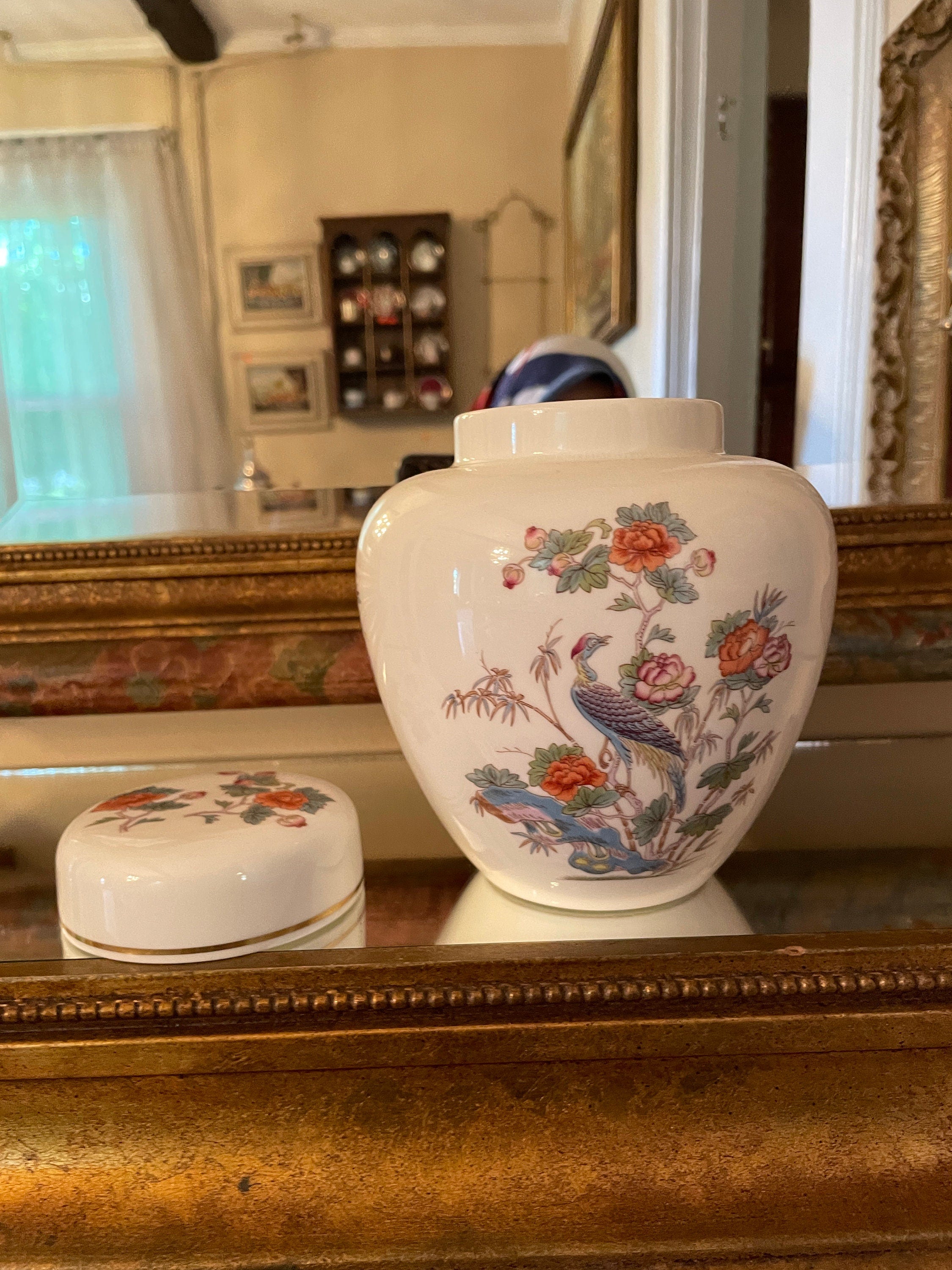 Vintage Wedgewood Floral Design Small Vase with Lid.Made in England.5.8"5"
