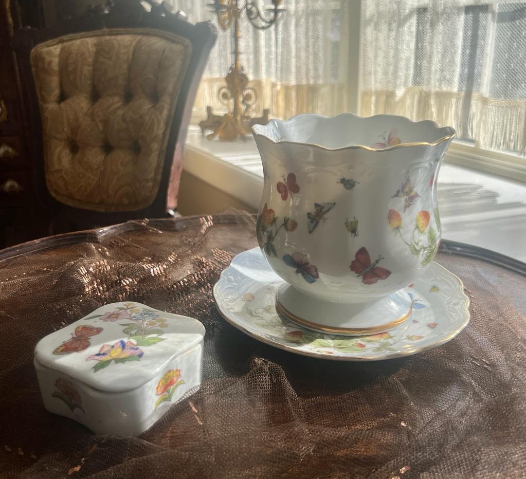 Vintage Prestige Porcelain Strawberry Butterfly Motif Cachepot Dish Box Trio Decorative White Gold Trim Floral Insect Garden Inspired