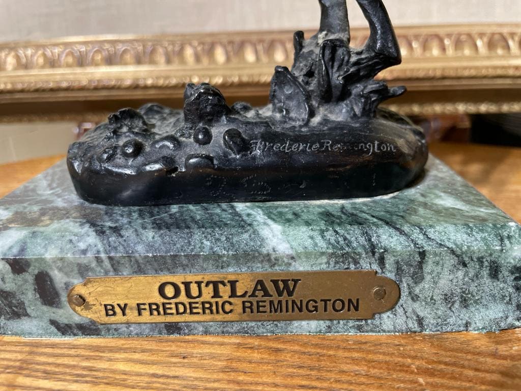 Outlaw Western Cowboy Bronze Statue by Frederic Remington on Green Marble Base Sculpture Figurine Art Collectible Desk Decoration Gift Idea