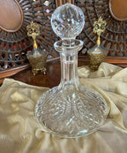 Cut Crystal Glass Decanter Stopper Lid Vintage Elegant Barware Heavy Clear Carafe Home Display Centerpiece Collectible Tableware Chic