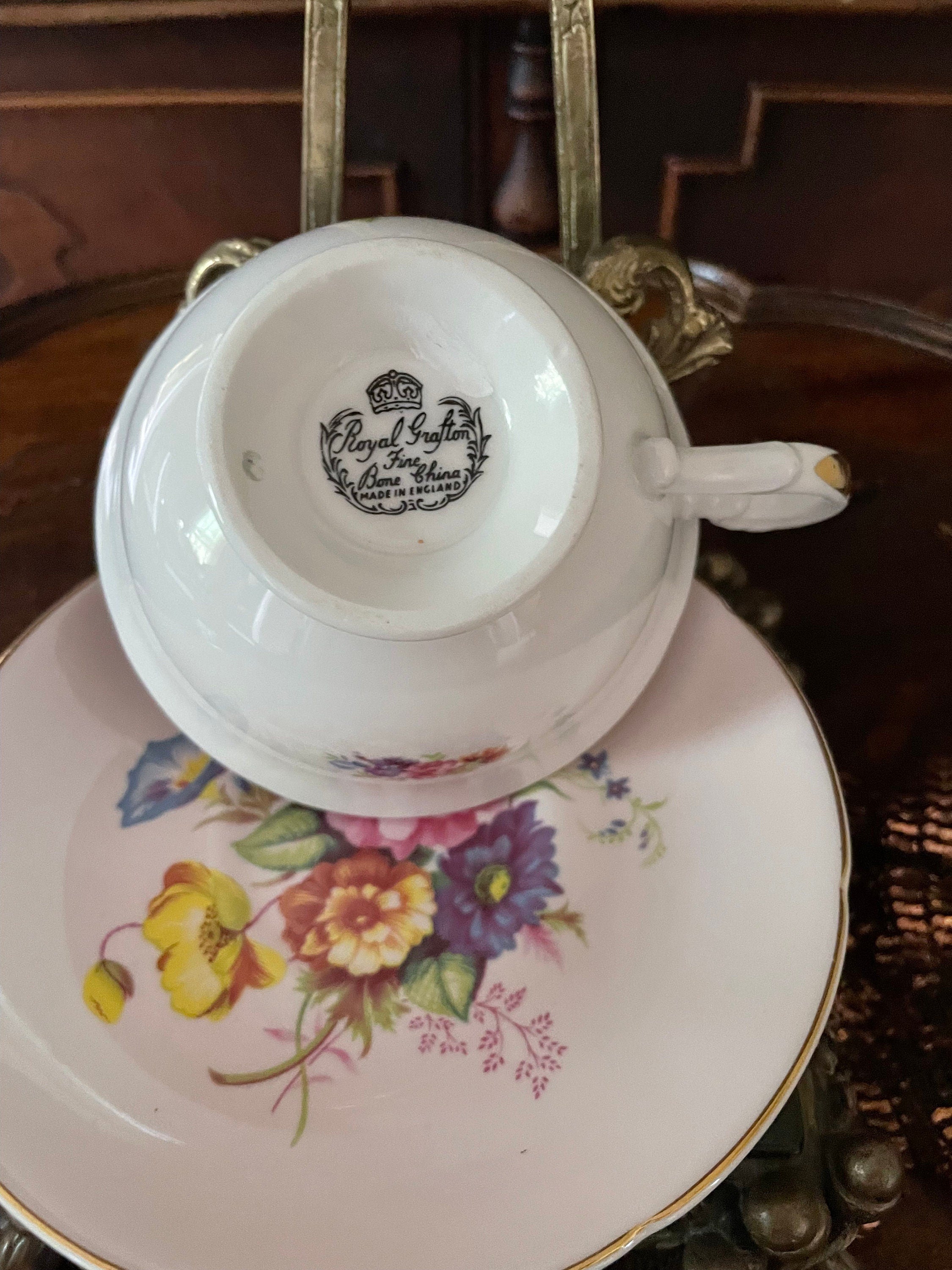 Vintage Royal Grafton Fine Bone China Teacup Saucer Set Pink Floral Gold Trim English Porcelain Afternoon Tea Display Collectible Elegant