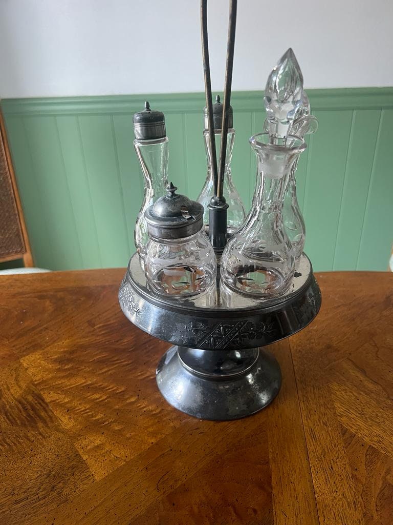 Victorian Silverplate Cruet Set Glass Bottles Etched Floral Design Vintage Condiment Holder Pedestal Stand Elegant Tabletop Decoration